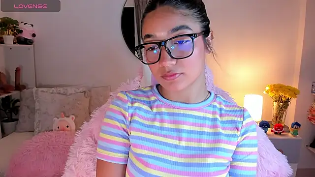 martina roldam online show from March 2025 12:43:01 AM