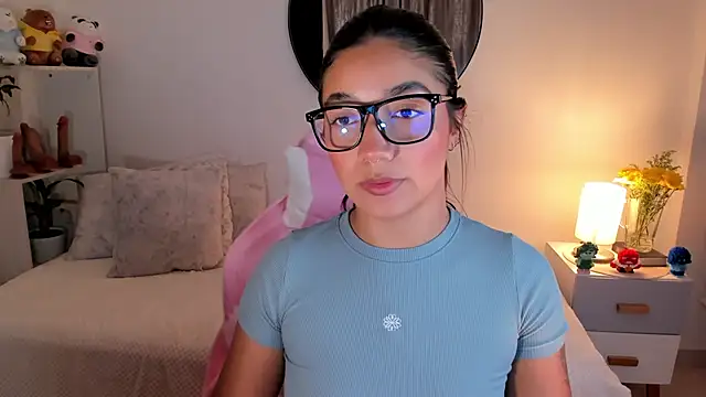 martina roldam online show from March 2025 01:53:02 AM