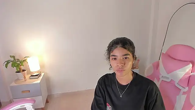 martina roldam online show from September 2025 10:31:01 PM