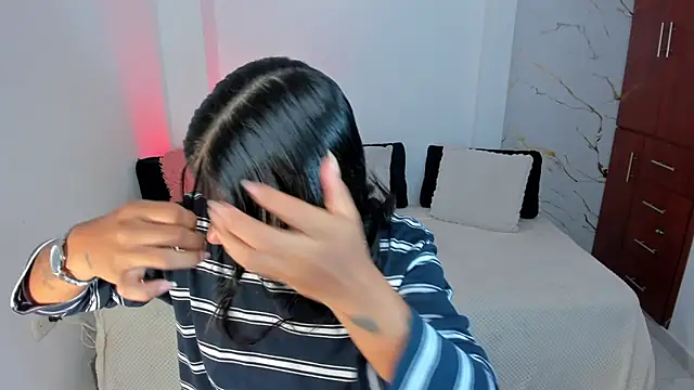 martina roldam online show from June 2026 04:08:01 AM