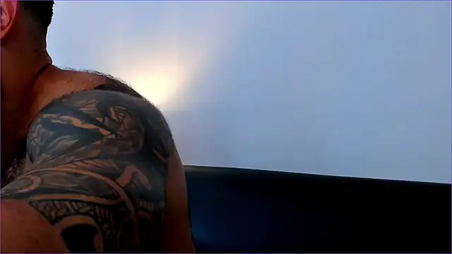 Snapshot of BradLeon_ chatting on October 2025 05:14:02 PM BradLeon  online show from October 2025 05:14:02 PM