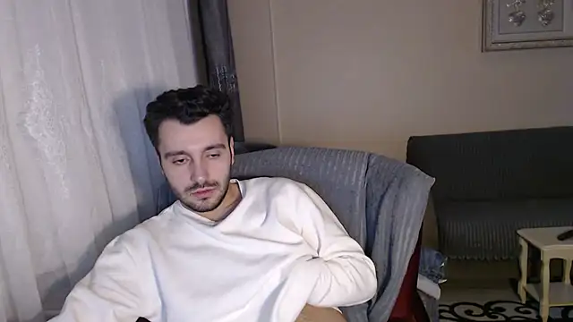 handsomeee04 online show from November 2025 11:05:01 PM