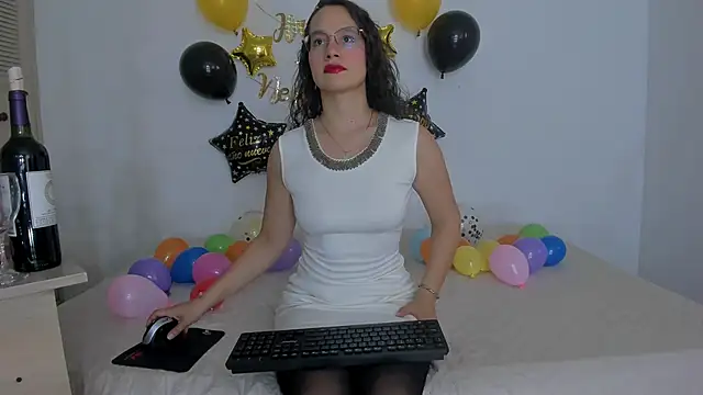 emmaTorres1 online show from December 2024 07:21:02 PM