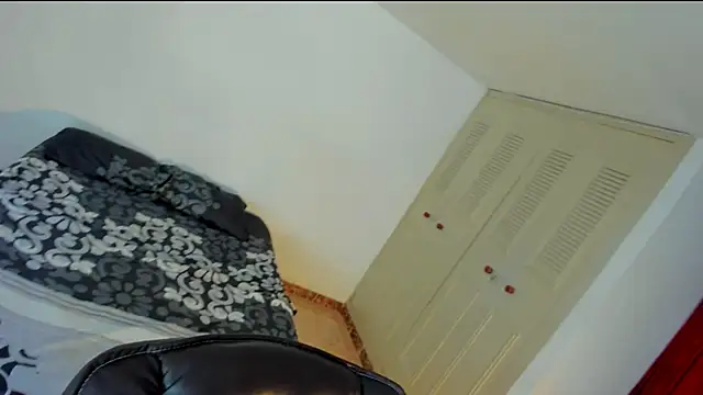 emmaTorres1 online show from February 2025 01:30:01 PM