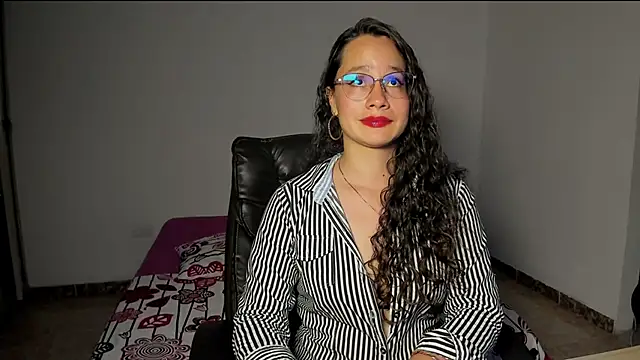 emmaTorres1 online show from February 2025 11:23:02 PM