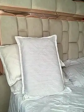 Boy cock18 online show from January 2025 08:33:01 PM