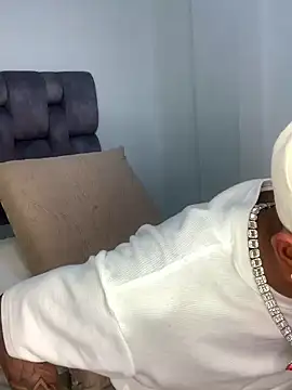 Boy cock18 online show from February 2025 03:25:02 AM