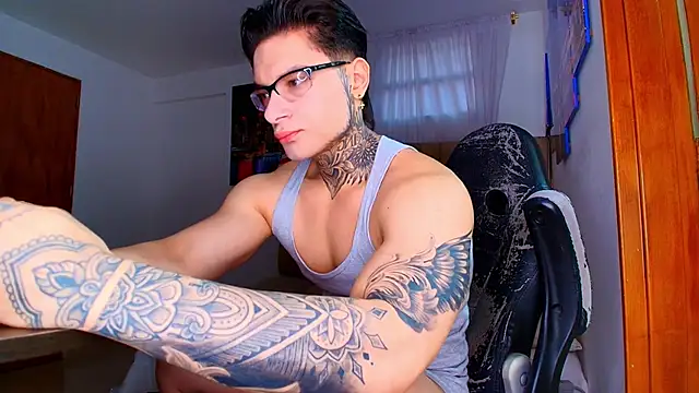 Snapshot of DennisWalkerr chatting on March 2026 10:24:02 PM DennisWalkerr online show from March 2026 10:24:02 PM