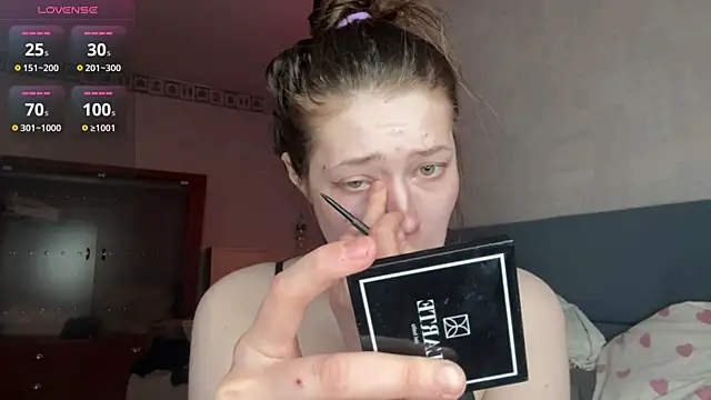 eva varnerr online show from April 2026 09:13:01 PM