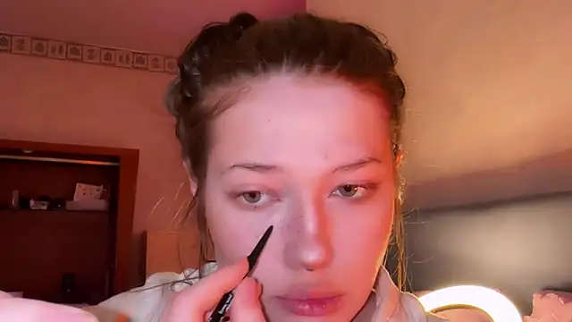 eva varnerr online show from June 2026 01:30:01 AM