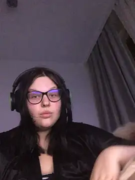 Snapshot of Charlotte_Ros chatting on December 2024 06:05:01 PM Charlotte Ros online show from December 2024 06:05:01 PM