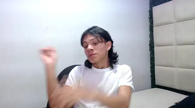 Snapshot of andy_dan18 chatting on February 2025 03:52:02 AM andy dan18 online show from February 2025 03:52:02 AM