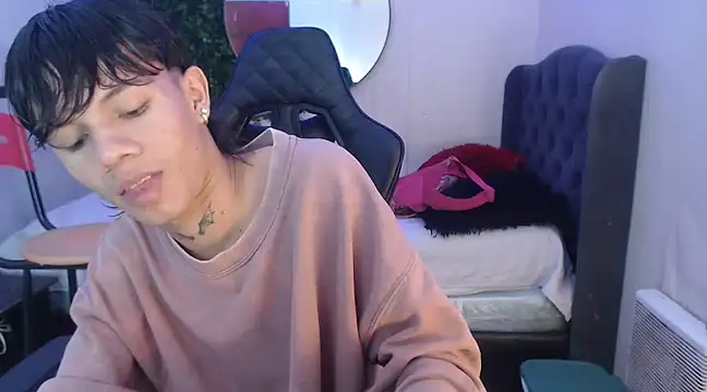 Snapshot of andy_dan18 chatting on February 2025 12:34:02 PM andy dan18 online show from February 2025 12:34:02 PM