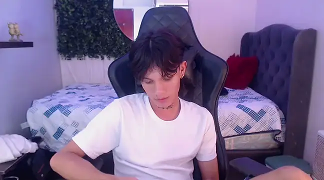 Snapshot of andy_dan18 chatting on March 2025 07:59:02 PM andy dan18 online show from March 2025 07:59:02 PM