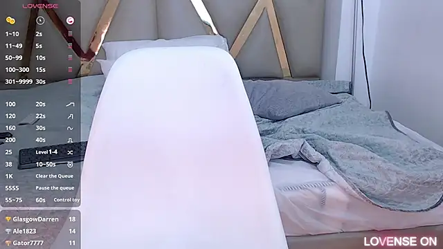 MommyHelpsmee online show from March 2025 07:12:01 PM