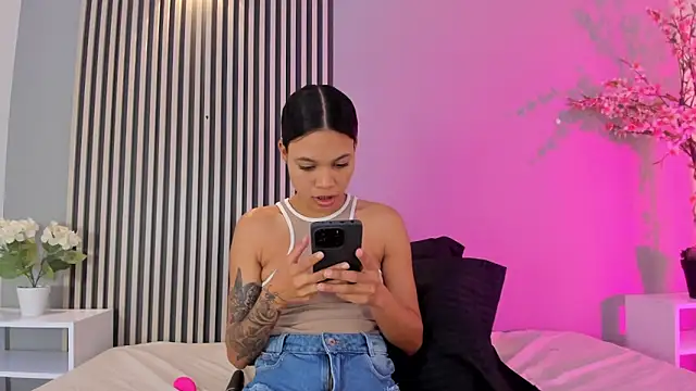 GysellHanson online show from March 2026 12:12:02 PM