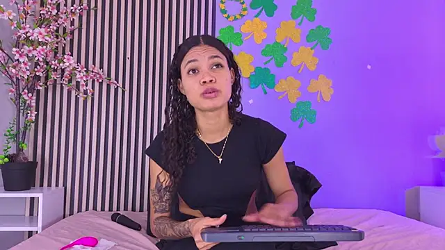 GysellHanson online show from March 2026 11:37:01 AM