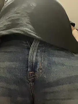 Snapshot of El_Titan1998 chatting on December 2024 01:22:01 AM El Titan1998 online show from December 2024 01:22:01 AM