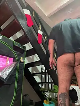 Snapshot of El_Titan1998 chatting on January 2025 07:51:02 PM El Titan1998 online show from January 2025 07:51:02 PM