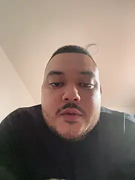 Snapshot of El_Titan1998 chatting on January 2025 05:51:02 PM El Titan1998 online show from January 2025 05:51:02 PM