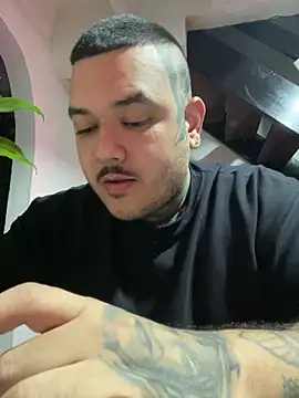 Snapshot of El_Titan1998 chatting on January 2025 10:45:01 PM El Titan1998 online show from January 2025 10:45:01 PM