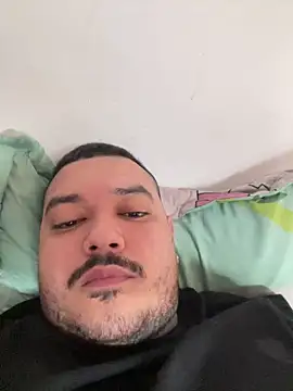 Snapshot of El_Titan1998 chatting on March 2025 04:24:02 PM El Titan1998 online show from March 2025 04:24:02 PM