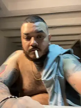 Snapshot of El_Titan1998 chatting on September 2025 09:40:02 PM El Titan1998 online show from September 2025 09:40:02 PM