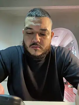 Snapshot of El_Titan1998 chatting on September 2025 08:12:02 PM El Titan1998 online show from September 2025 08:12:02 PM