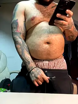 Snapshot of El_Titan1998 chatting on October 2025 10:21:01 PM El Titan1998 online show from October 2025 10:21:01 PM