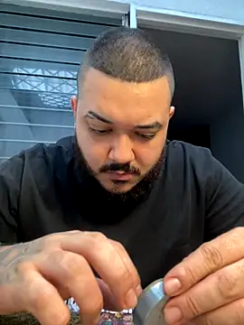 El Titan1998 online show from November 2025 09:35:01 PM