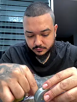 El Titan1998 online show from November 2025 12:05:02 PM