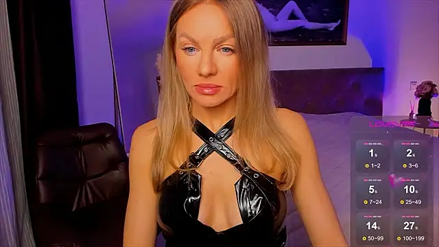 Oliva Candy online show from February 2026 11:26:01 PM