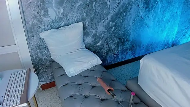 LucyLovelyy online show from March 2025 09:16:02 PM