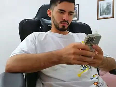 Massimoo 07 online show from December 2024 08:25:02 PM