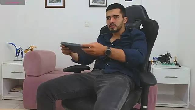 Massimoo 07 online show from October 2025 03:10:02 PM