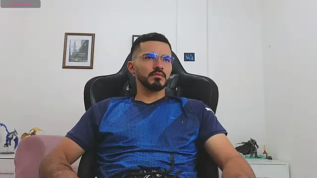 Massimoo 07 online show from October 2025 05:36:02 PM