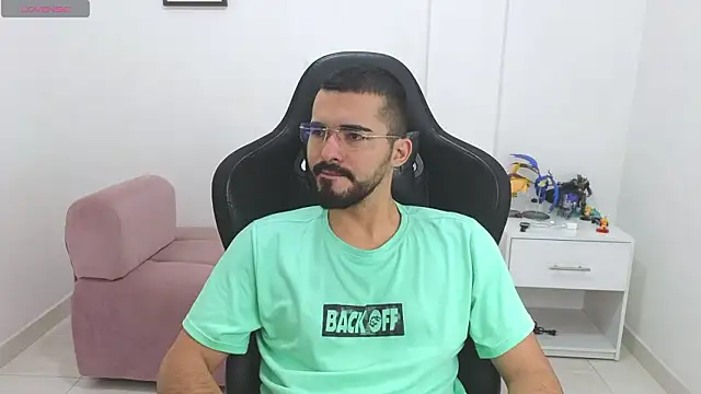 Massimoo 07 online show from February 2026 05:17:02 PM