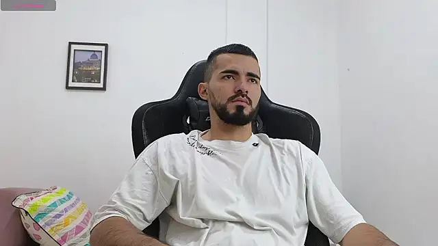 Massimoo 07 online show from February 2026 04:03:02 PM