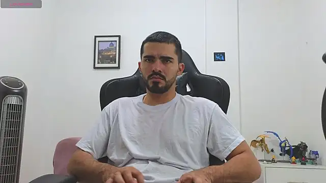 Snapshot of Massimoo_07 chatting on July 2026 12:32:02 AM Massimoo 07 online show from July 2026 12:32:02 AM