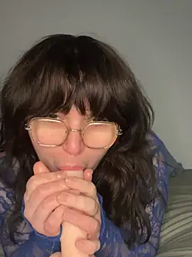 Snapshot of _dwhorekin_ chatting on February 2025 08:57:01 PM  dwhorekin  online show from February 2025 08:57:01 PM