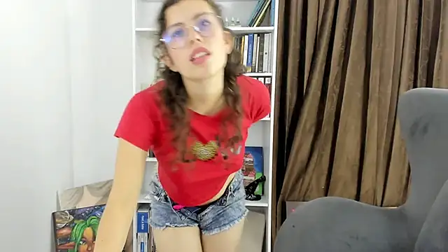 Snapshot of TORALAY chatting on January 2025 09:22:01 PM TORALAY online show from January 2025 09:22:01 PM