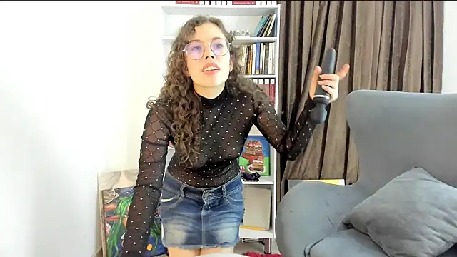 Snapshot of TORALAY chatting on January 2025 01:53:02 PM TORALAY online show from January 2025 01:53:02 PM