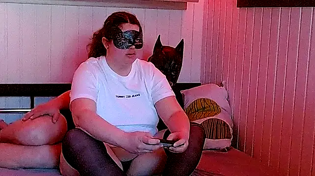 Snapshot of SuzyUndStrolch chatting on March 2025 12:16:01 PM SuzyUndStrolch online show from March 2025 12:16:01 PM