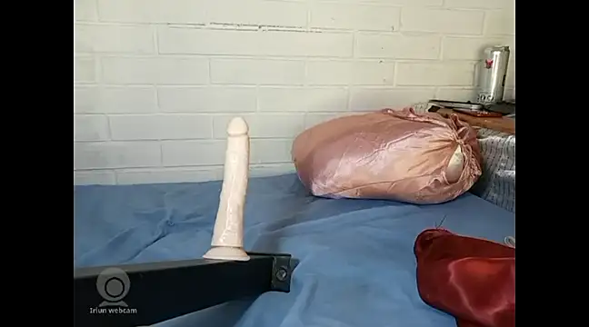 Snapshot of naughtyuki00 chatting on February 2025 09:59:02 PM naughtyuki00 online show from February 2025 09:59:02 PM