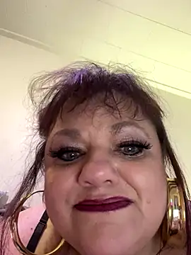 Luciouslouise72xh online show from November 2025 12:02:02 AM