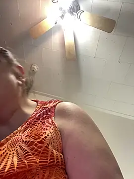 Luciouslouise72xh online show from January 2026 11:29:01 PM