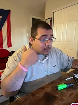 Snapshot of cloudy_couple444 chatting on February 2025 10:39:01 PM cloudy couple444 online show from February 2025 10:39:01 PM