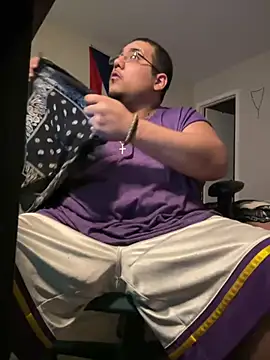 Snapshot of cloudy_couple444 chatting on March 2025 07:27:01 PM cloudy couple444 online show from March 2025 07:27:01 PM