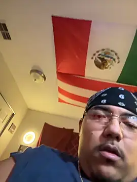 Snapshot of cloudy_couple444 chatting on September 2025 04:58:02 AM cloudy couple444 online show from September 2025 04:58:02 AM