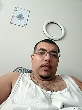 Snapshot of cloudy_couple444 chatting on September 2025 09:38:01 PM cloudy couple444 online show from September 2025 09:38:01 PM